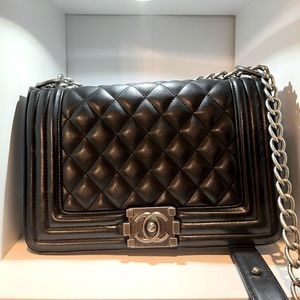 Boy Chanel Handbag leather Calfskin & Ruthenium-Finish Metal - Used